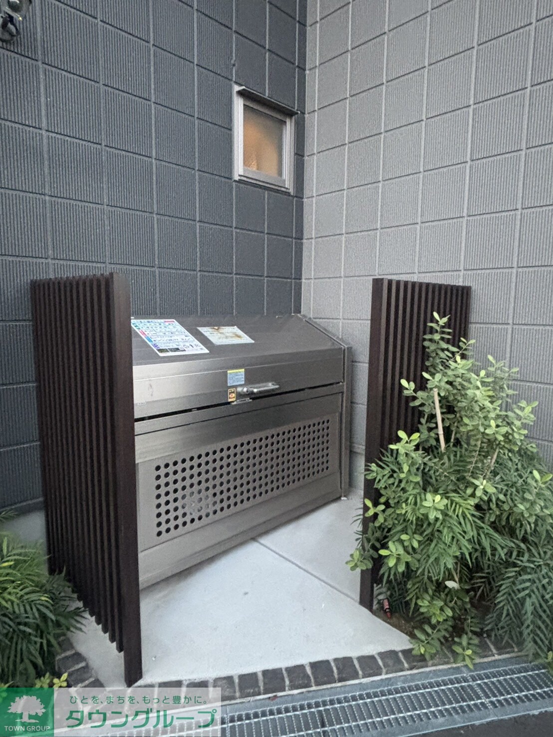 物件内観写真3　(エントランス)