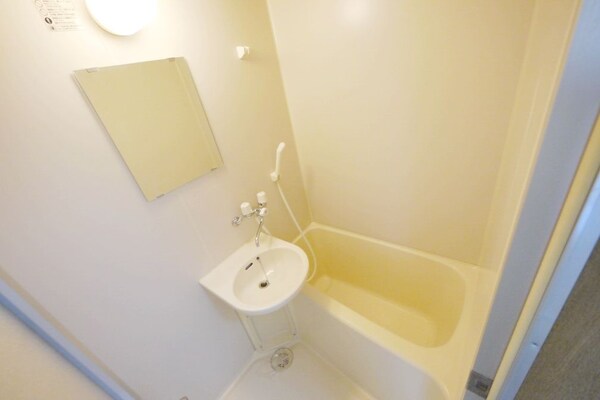 洗面(バス／シャワールーム等)