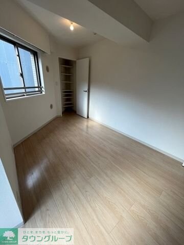 物件内観写真2　(リビング/居室)