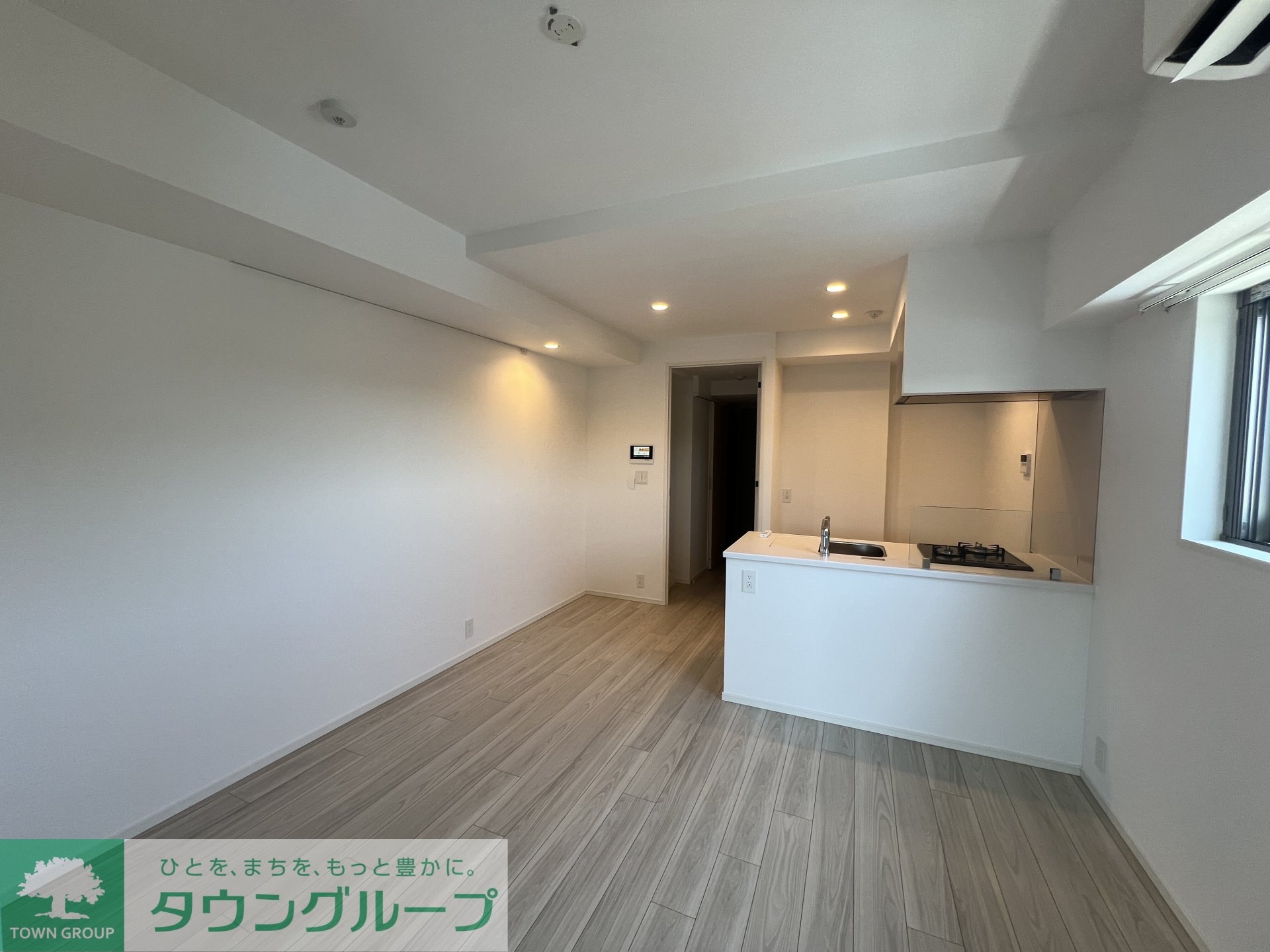 物件内観写真2　(リビング/居室)