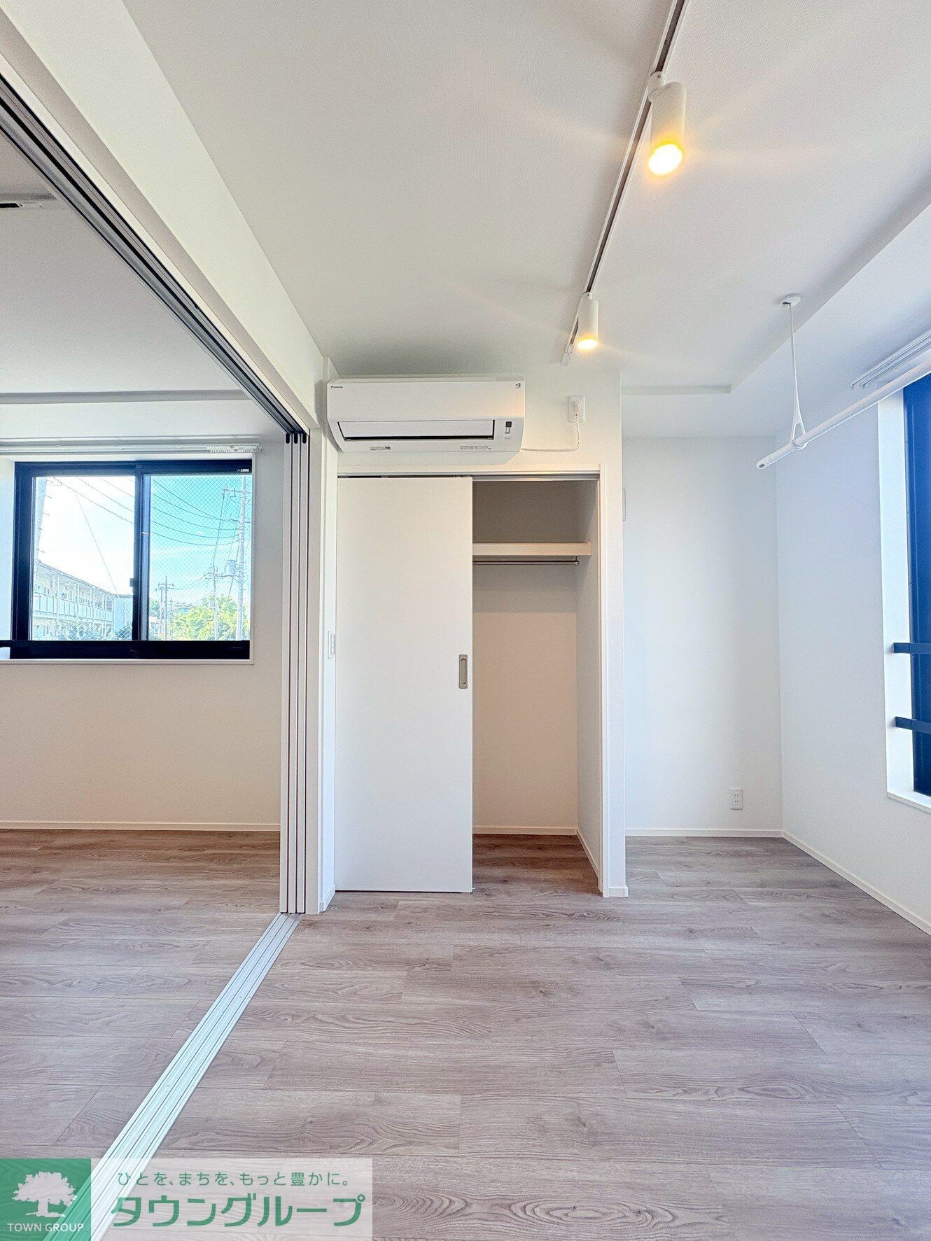 物件内観写真24　(リビング/居室)