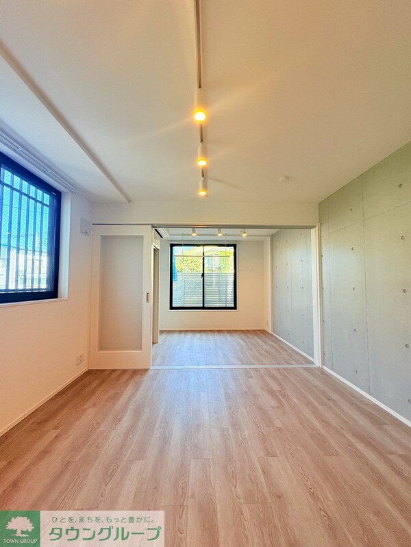 リビング・居室(内見の予約先はタウンハウジング新中野店になります★★)