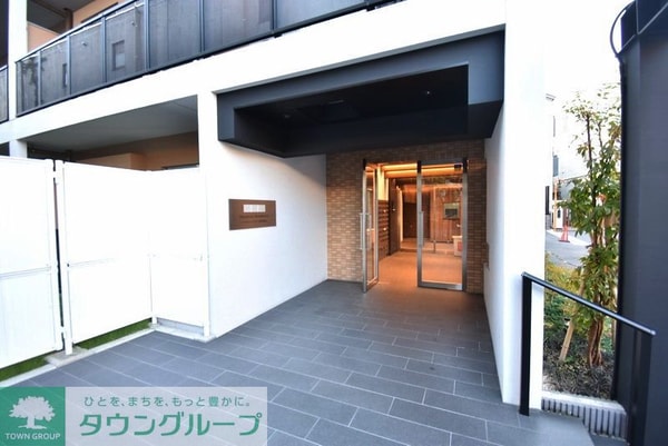 エントランス(お問合せは(株)タウンハウジング東京へ)