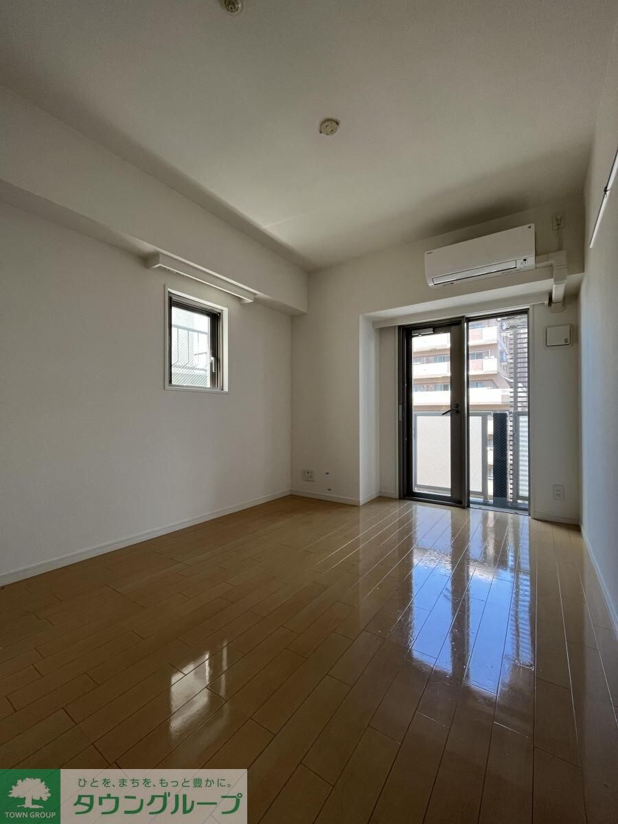 物件内観写真2　(リビング/居室)