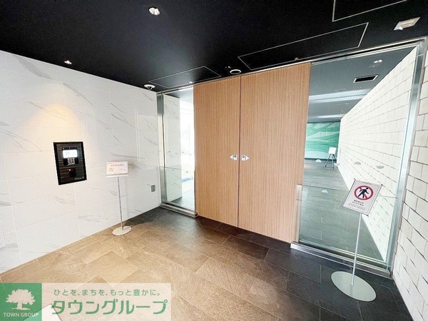 エントランス(お問合せは(株)タウンハウジングレジデンス事業部【03-…)