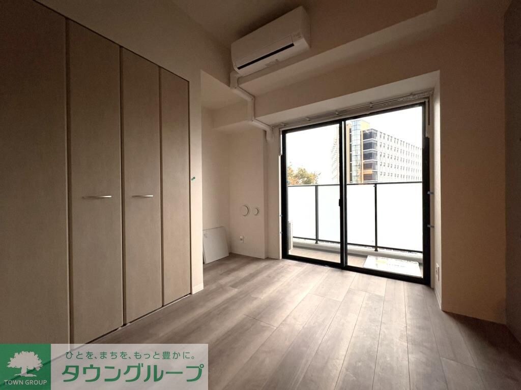 物件内観写真2　(リビング/居室)