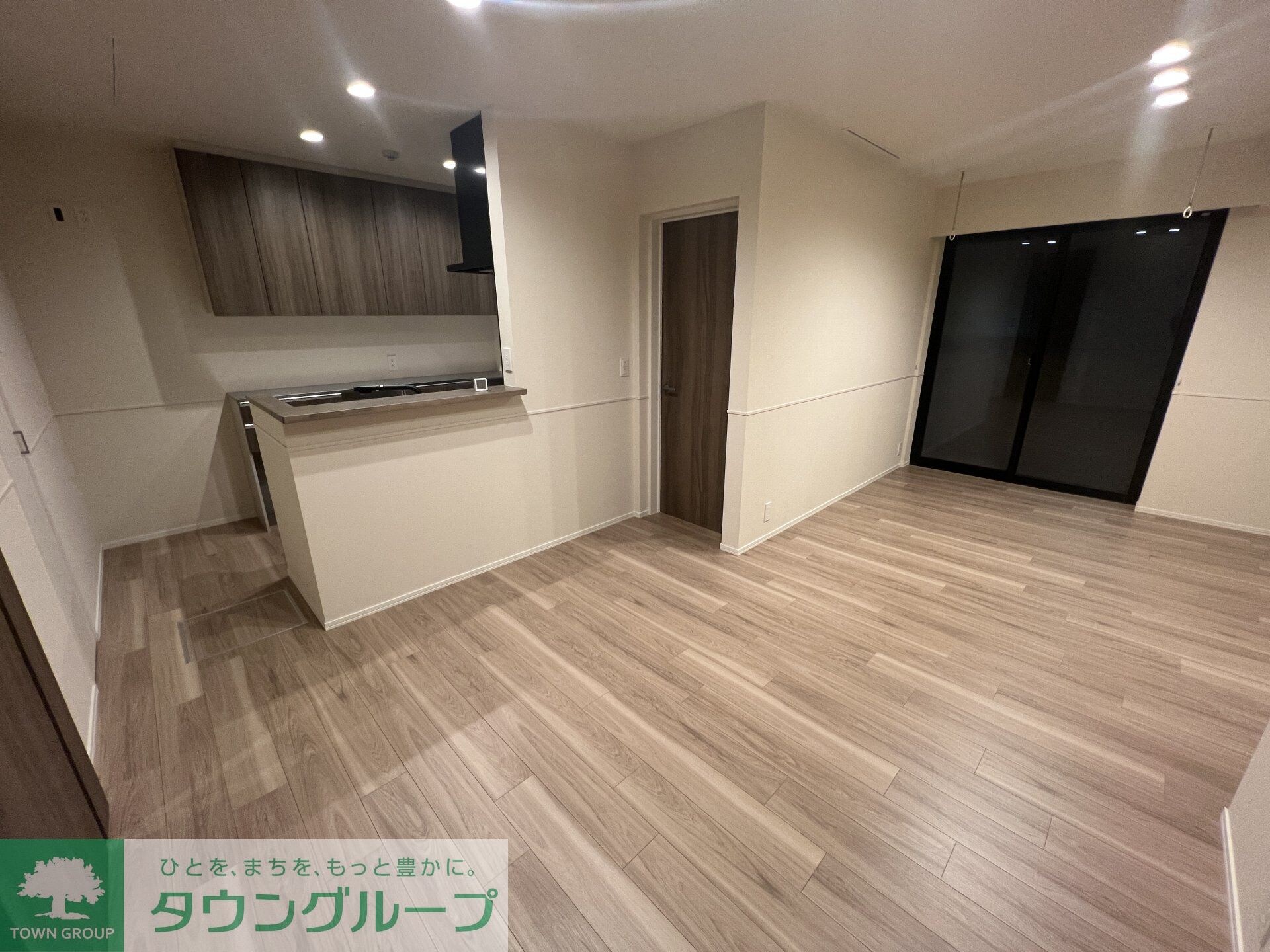 物件内観写真2　(リビング/居室)