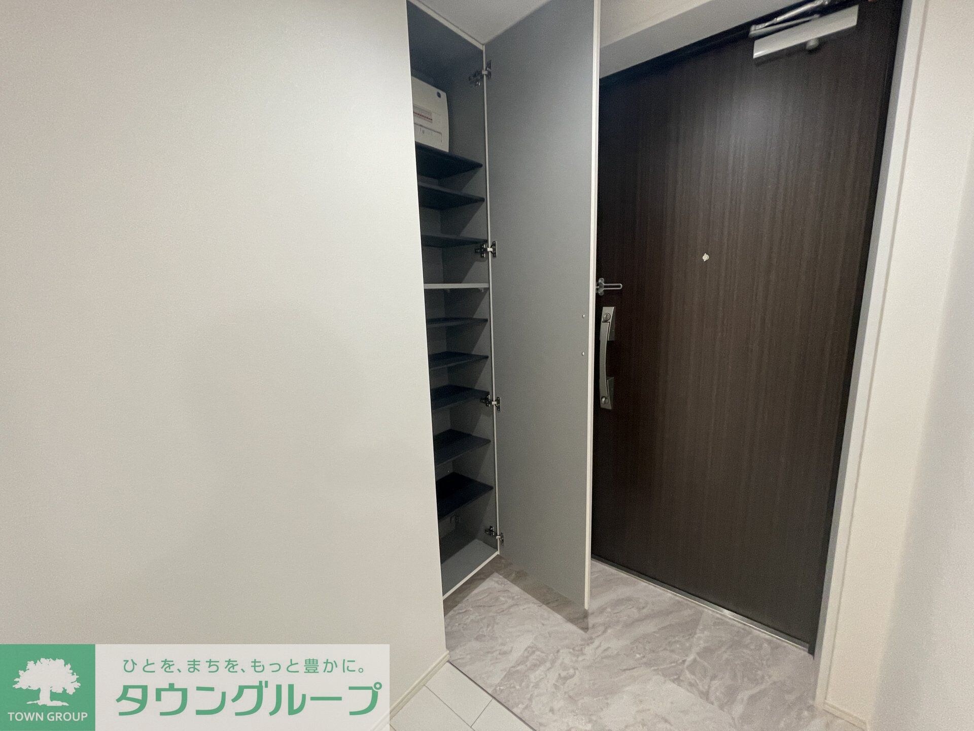 物件内観写真14　(玄関)