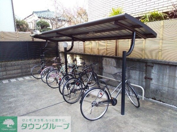 設備(屋根付駐輪場)