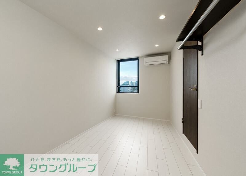 物件内観写真2　(リビング/居室)