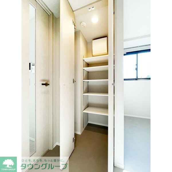 設備(シューズボックス)