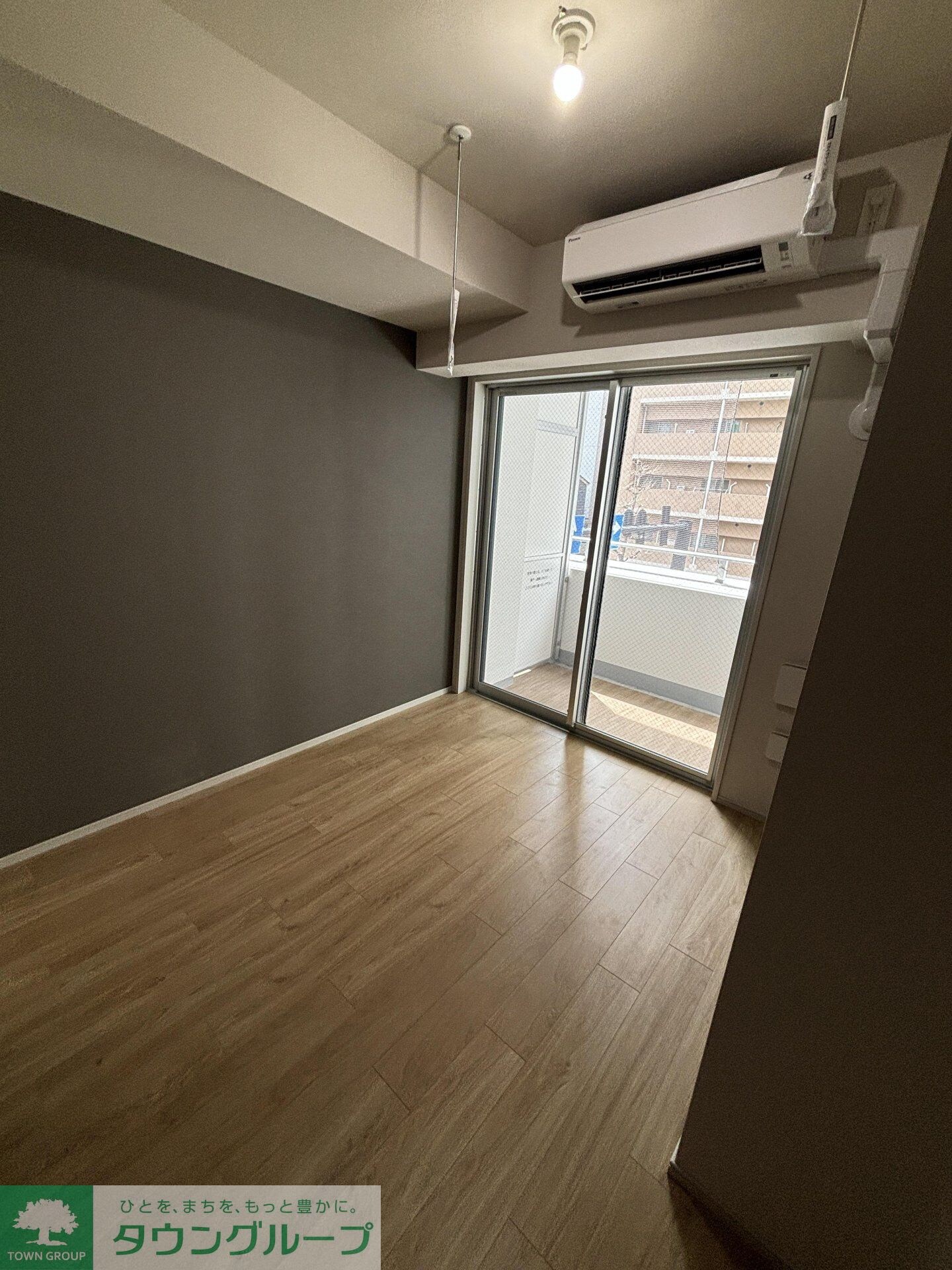 物件内観写真2　(玄関)