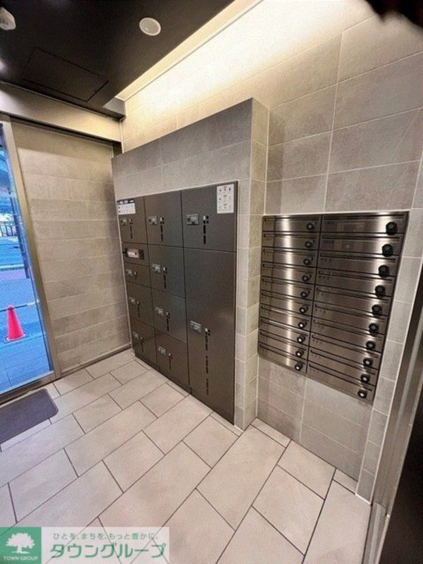 エントランス(部屋探しは株式会社　タウンハウジング　までお気軽にお問合せ…)