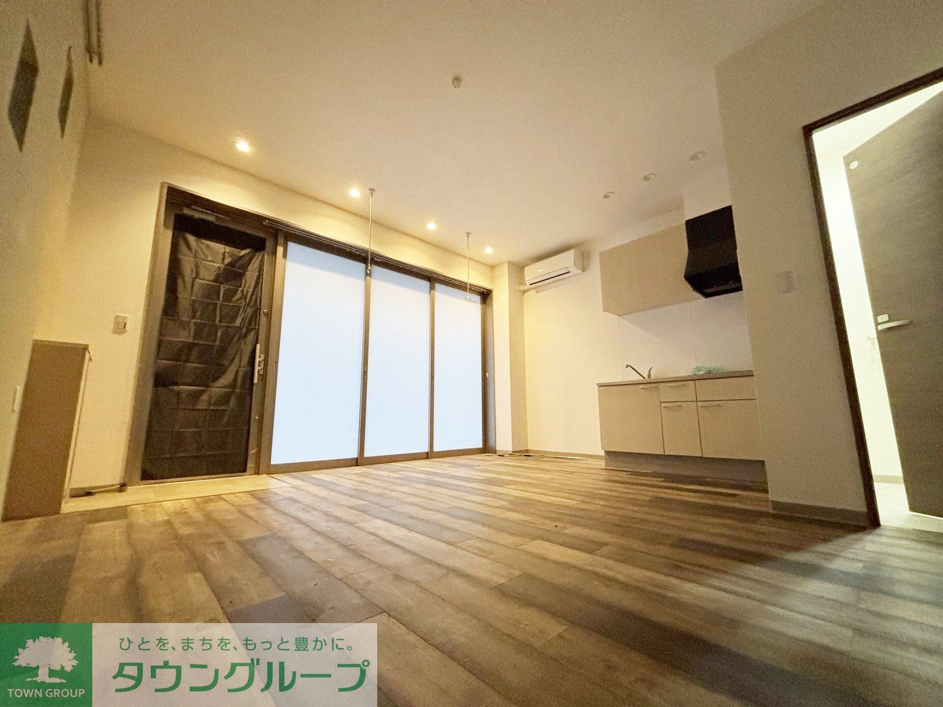 物件内観写真2　(リビング/居室)