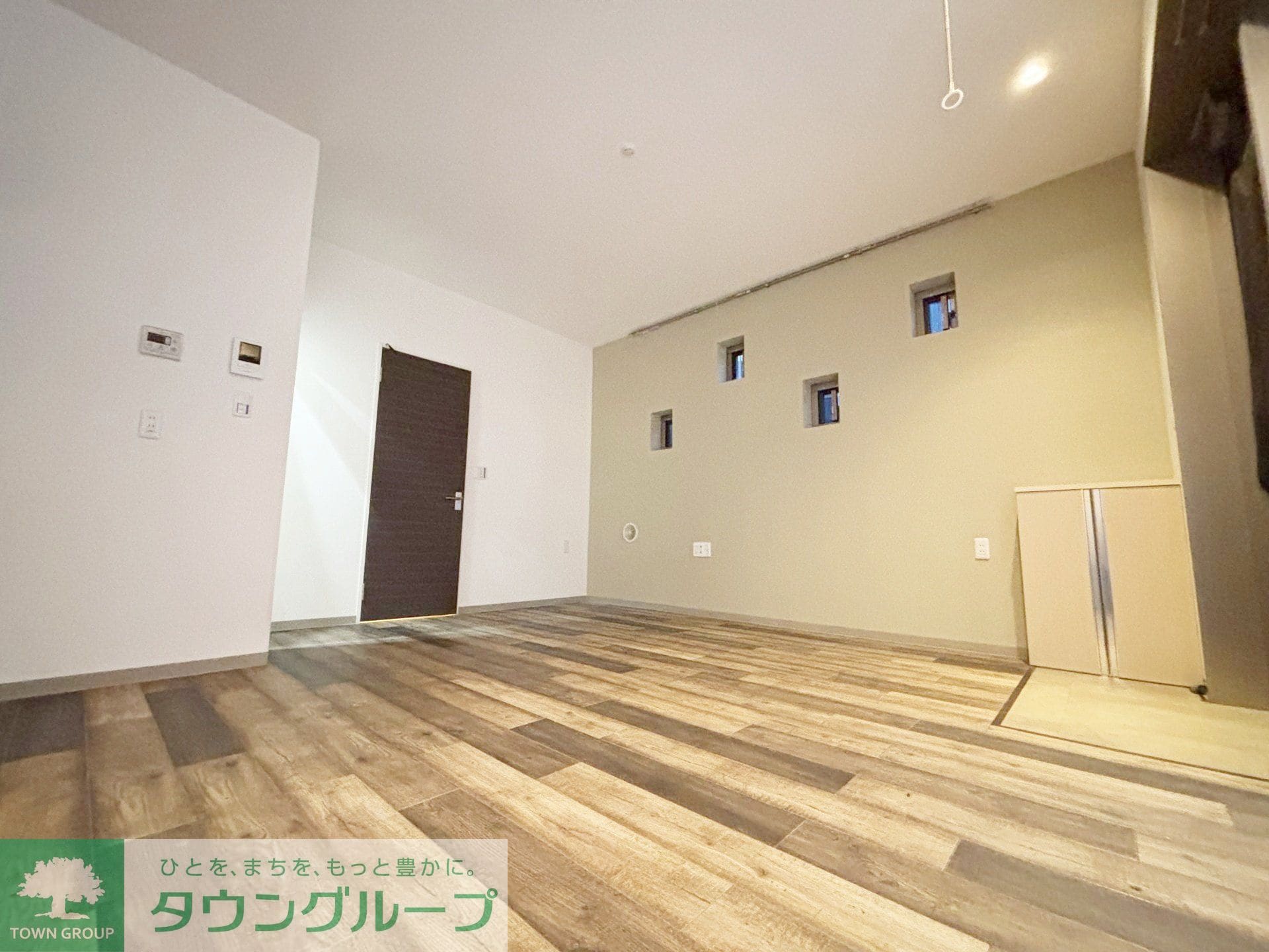 物件内観写真8　(エントランス)