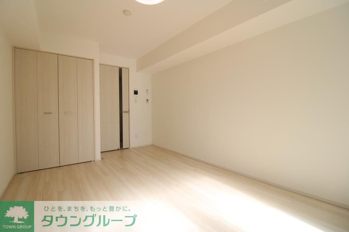 物件内観写真2　(リビング/居室)