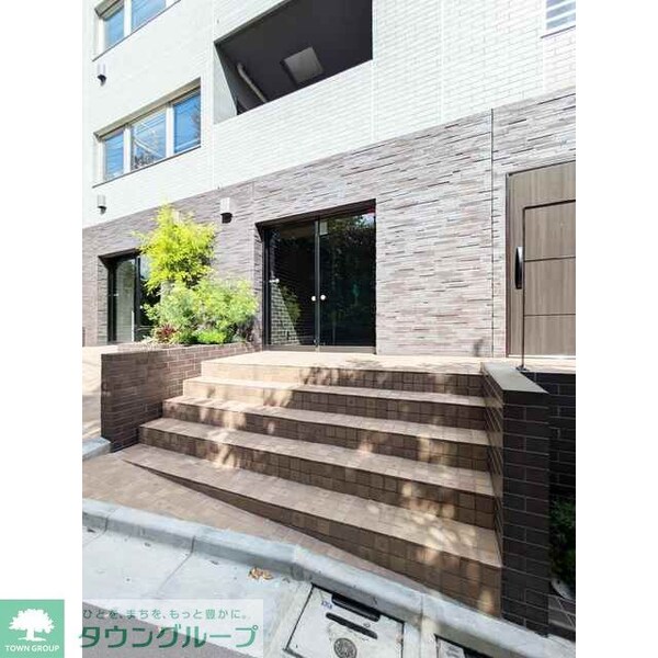 エントランス(部屋探しは株式会社　タウンハウジング　までお気軽にお問合せ…)