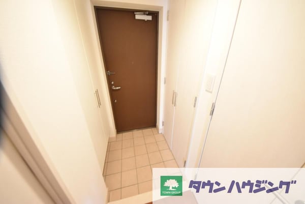 玄関(お問合せは(株)タウンハウジングレジデンス事業部【03-…)