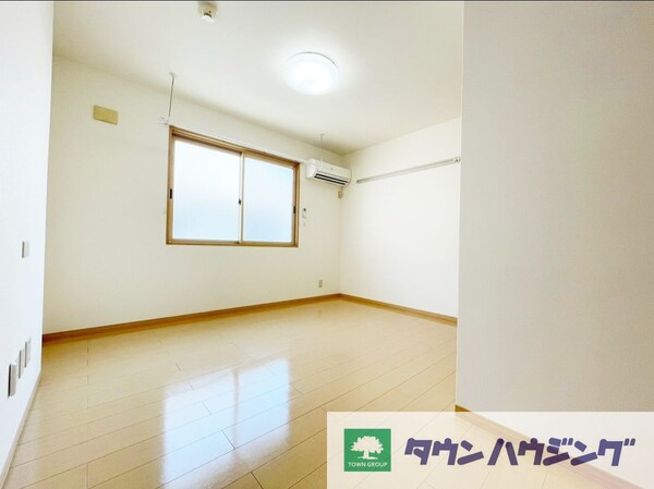 その他室内・内装(★南東向きの明るい居室★)