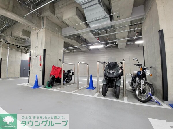 設備(バイク置場5500円/月　空き状況要確認)