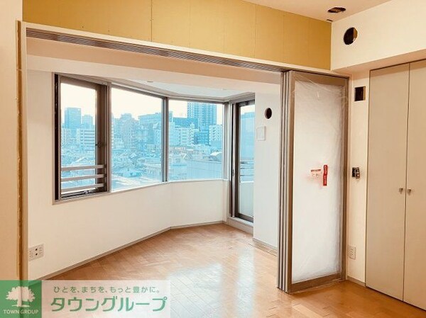 リビング・居室(※参考写真　604号室 １R→１DK変更時撮影)
