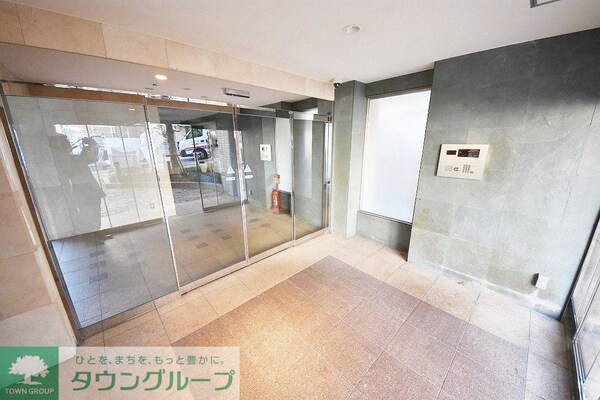 ロビー(部屋探しは株式会社　タウンハウジング　までお気軽にお問合せ…)