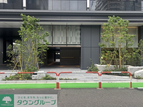 エントランス(駐車場)