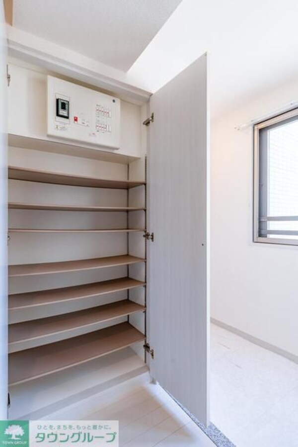 玄関(※写真は同タイプ住戸です。)