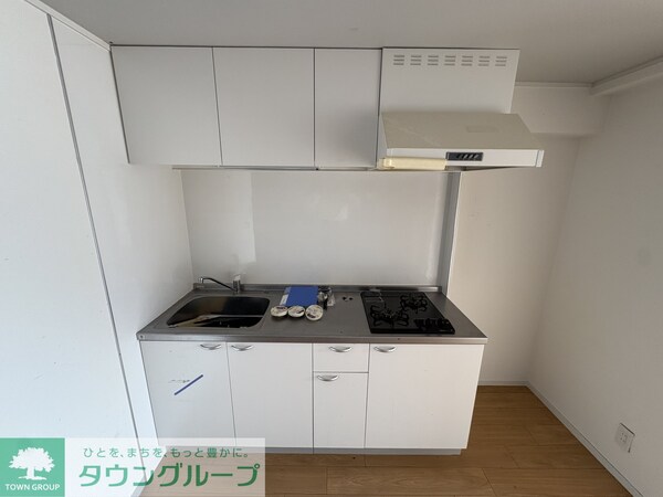 キッチン(※クリーニング前のお部屋です)