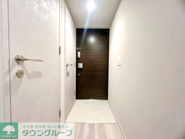 玄関(お問合せは(株)タウンハウジング東京赤坂店へ)