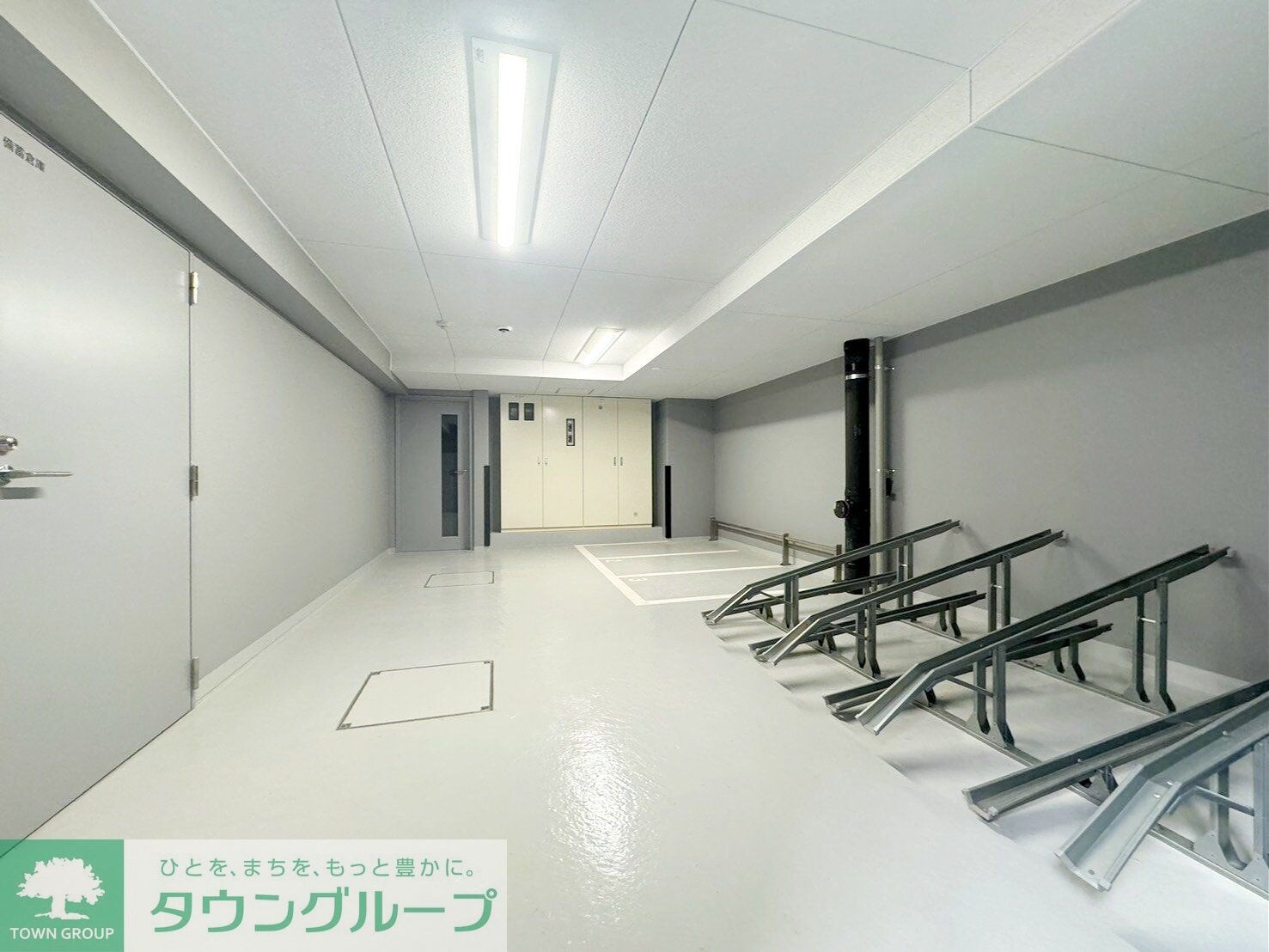 物件内観写真23　(車場)