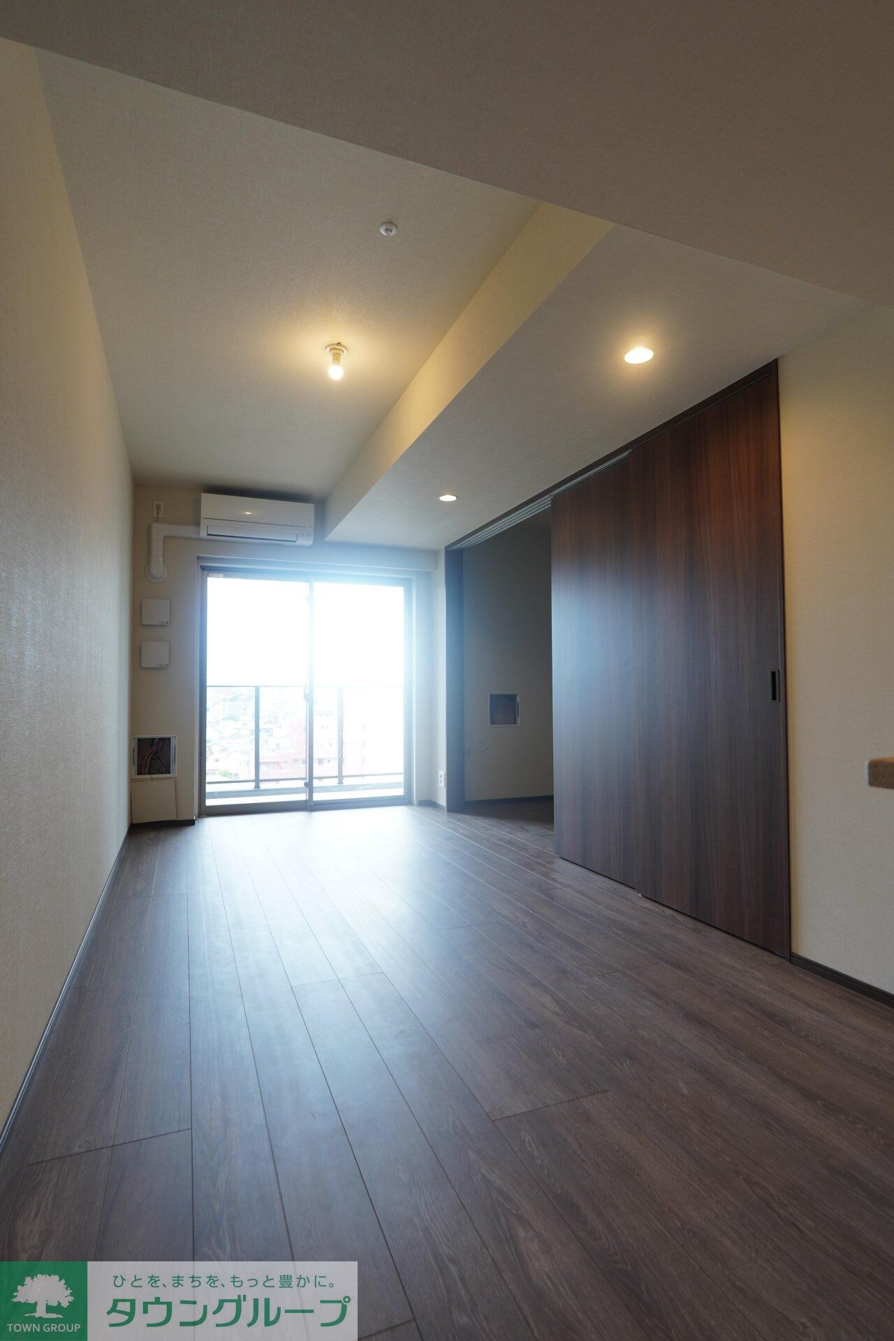 物件内観写真2　(エントランス)