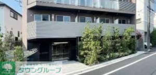 エントランス(駐車場)