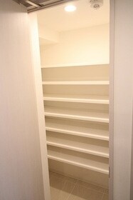 物件内観写真7　(収納)