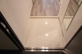 物件内観写真11　(玄関)