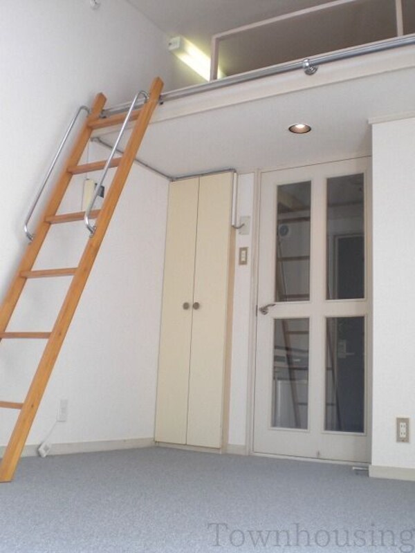 収納(居室によって床材が違う可能性がございます。)
