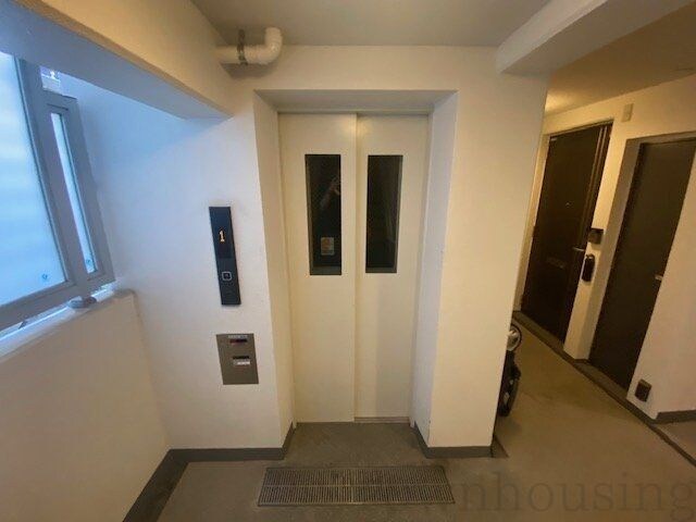 物件内観写真6　(エレベーターホール)