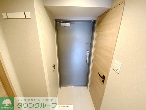 玄関(お問合せは(株)タウンハウジングレジデンス事業部【03-…)