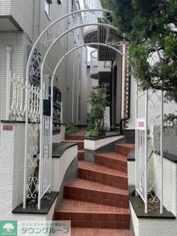 エントランス(お部屋探しはタウンハウジングへ♪)