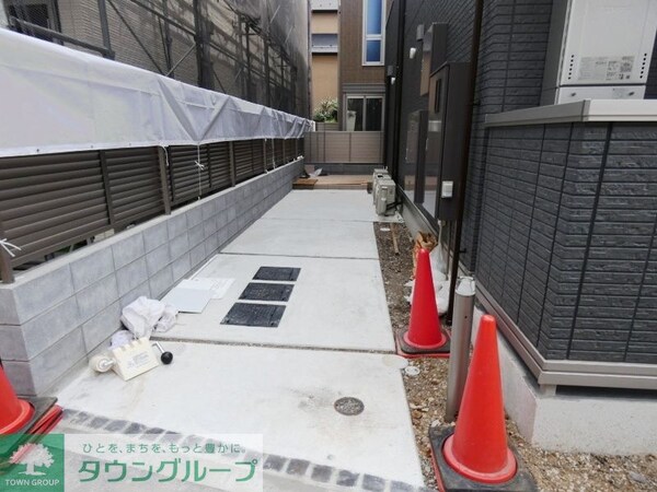エントランス(駐車場)