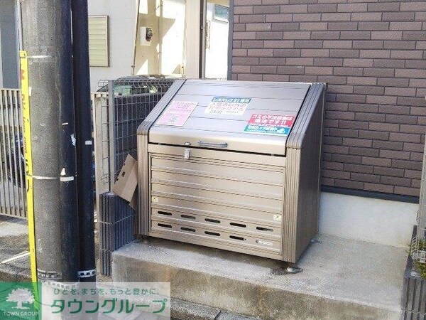設備(ダストボックス)