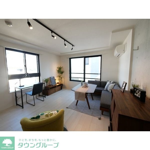 リビング・居室(同タイプ参考写真（家具付帯なし）)