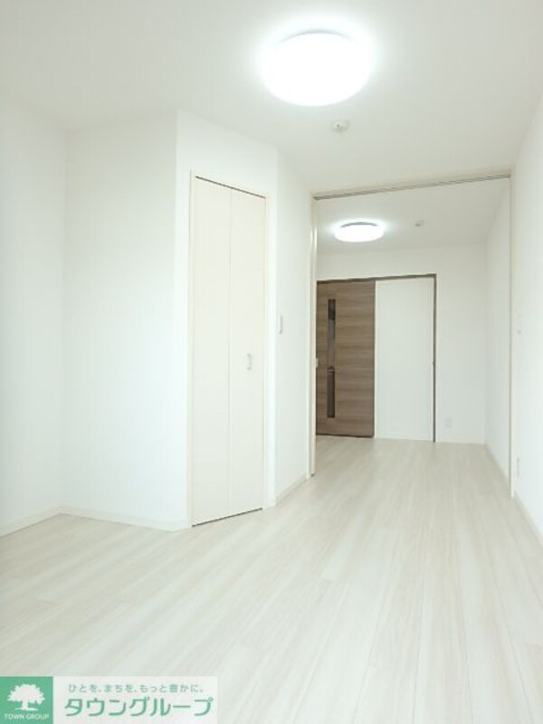 洋室(無料Ｗｉ-Ｆｉ付　照明器具付)