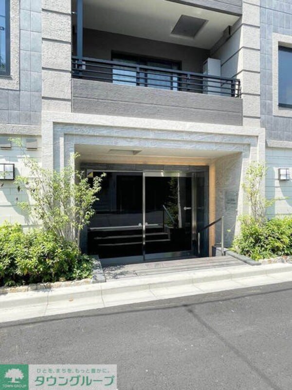 エントランス(お問合せは(株)タウンハウジングレジデンス事業部【03-…)