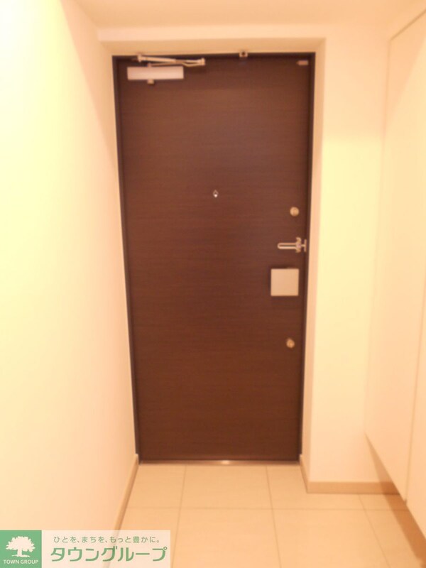 玄関(反転タイプのお部屋の写真です☆)