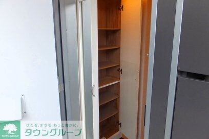 玄関(姿見（鏡）付き)