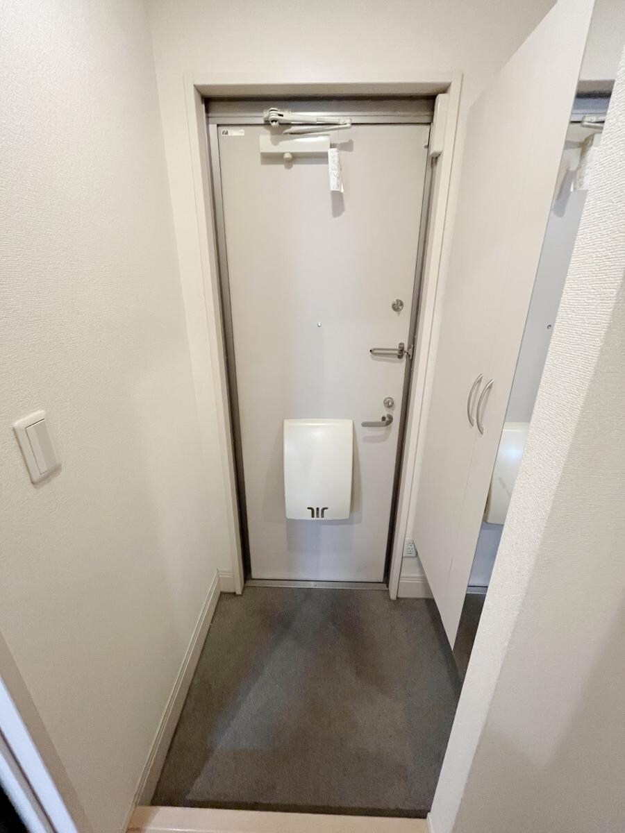 物件内観写真10　(玄関)