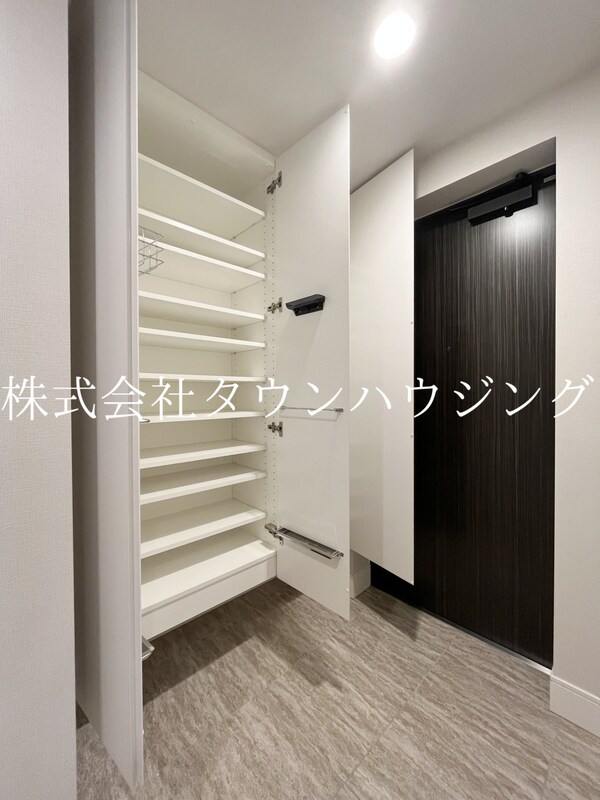 玄関(★お部屋探しはタウンハウジングへ★)