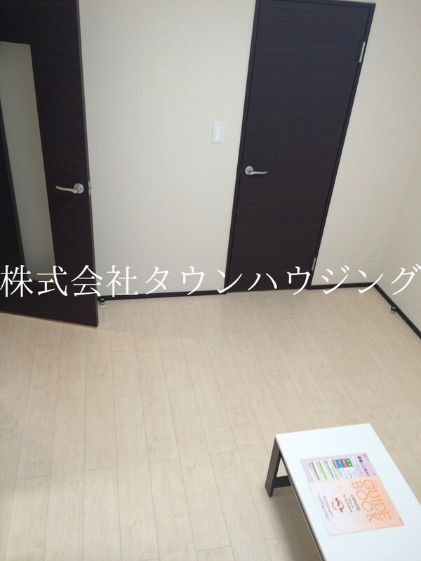 寝室(居間)