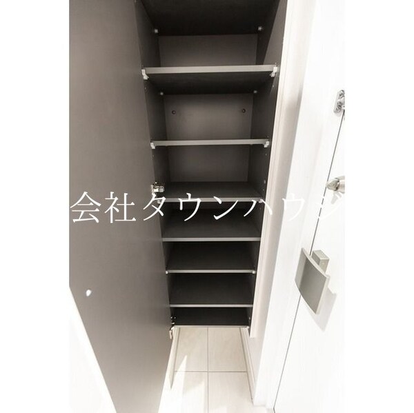 設備(シューズボックス)